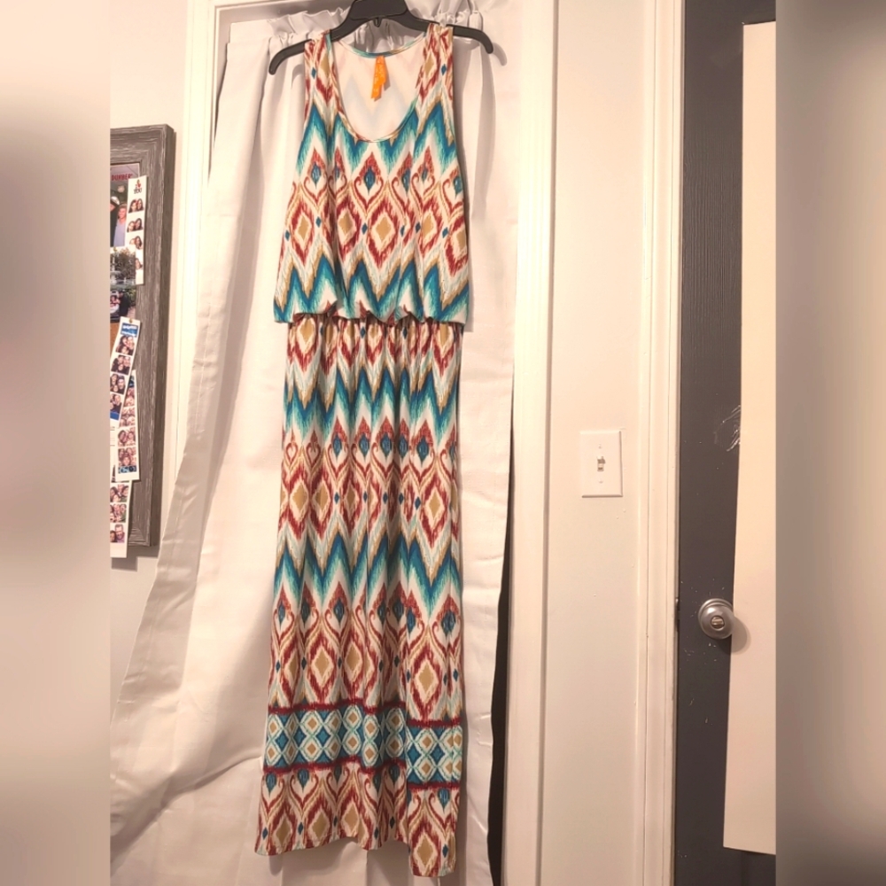 Magic Maxi Sleeveless Dress Colorful Red, Teal, Tan Size 1X